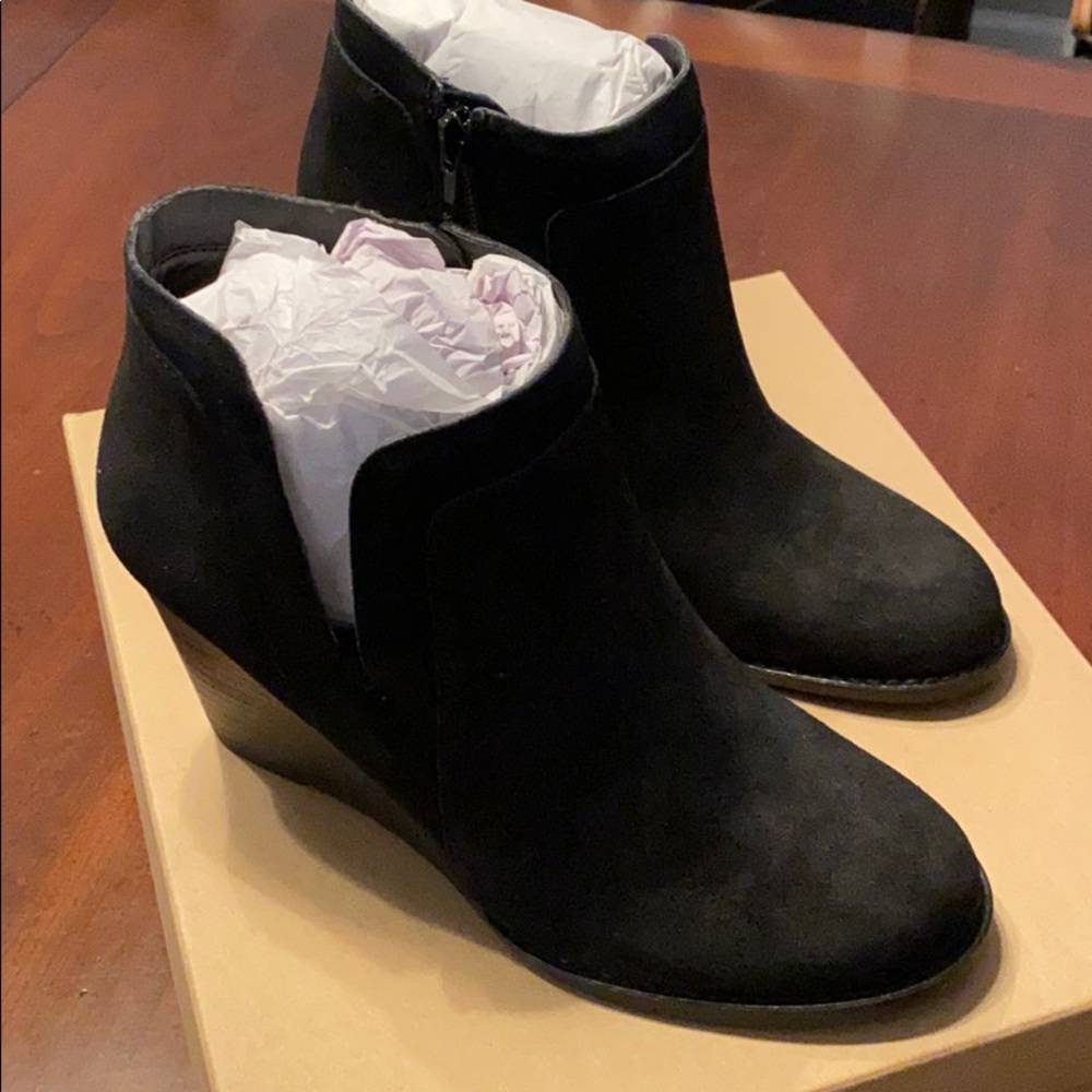 Lucky Brand Yabba Wedge Ankle Boot -Size 7